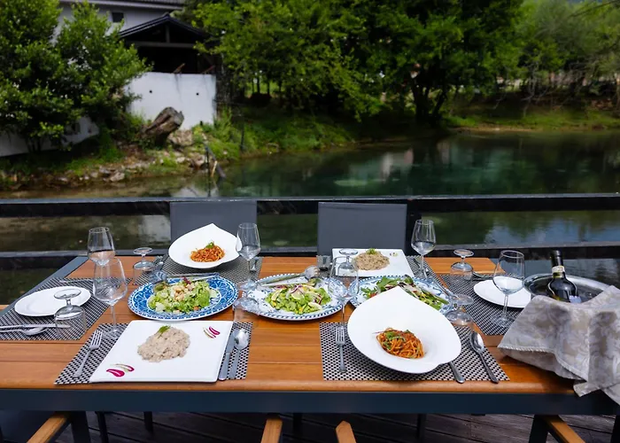 Tragjasi Hotel Orikum